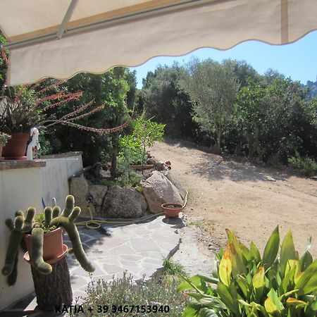 Monolocale San Pantaleo Apartment Exterior photo